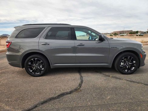 Used 2025 Dodge Durango R/T w/ Blacktop Package AWD/4WD image 4