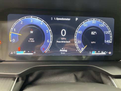 New 2025 Jeep Grand Cherokee Altitude image 12