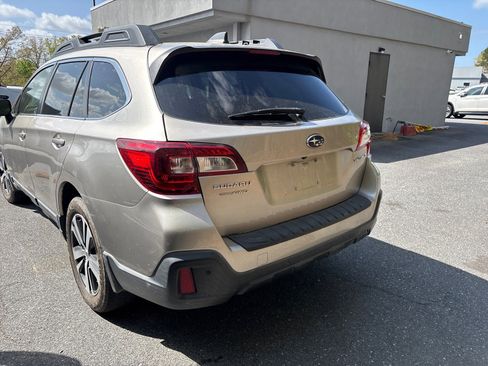 Used 2018 Subaru Outback 2.5i Limited image 4