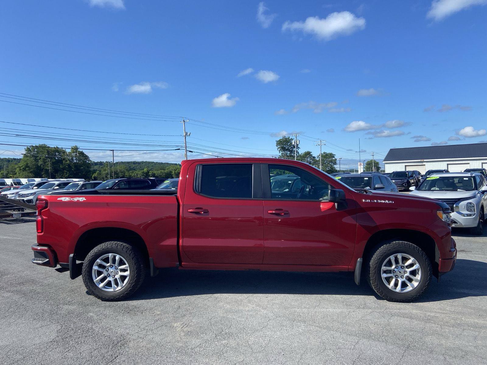 Used 2022 Chevrolet Silverado 1500 RST AWD/4WD image 6