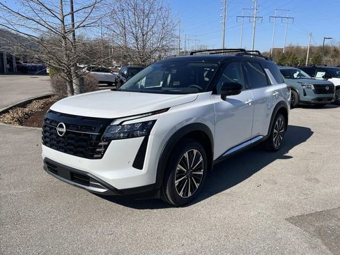 New 2026 Nissan Pathfinder Platinum AWD/4WD image 3