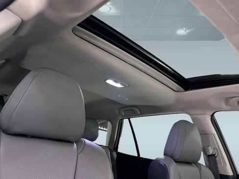 Used 2023 Subaru Outback Limited image 15