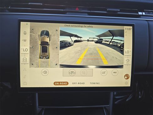 Certified 2024 Land Rover Range Rover SE image 24