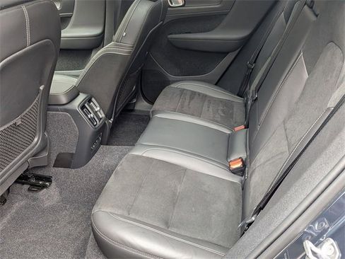 Used 2022 Volvo XC40 P8 Recharge Ultimate image 24