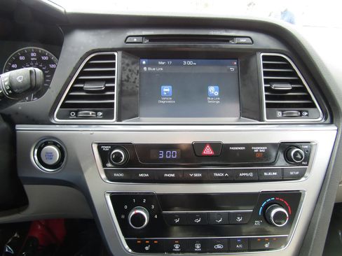 Used 2016 Hyundai Sonata Sport w/ Option Group 1V image 31