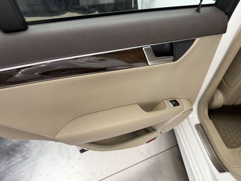Used 2013 Mercedes-Benz C 250 Sedan image 18