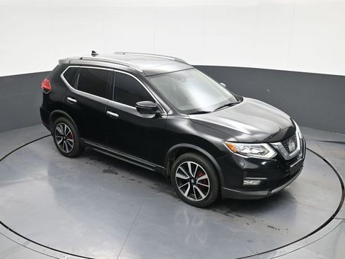 Used 2017 Nissan Rogue SL w/ SL Premium Package image 25