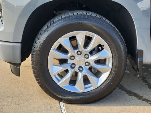 Used 2024 Chevrolet Silverado 1500 Custom RWD image 18