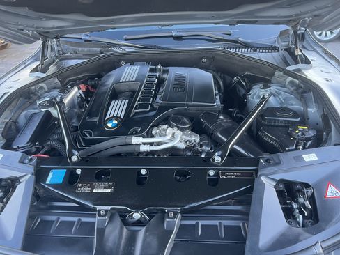 Used 2011 BMW 740Li image 24