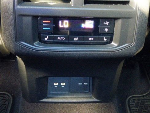 Used 2021 Volkswagen Atlas SEL Premium image 10