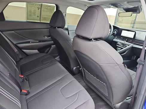 Used 2024 Hyundai Elantra SEL w/ Convenience Package FWD image 16