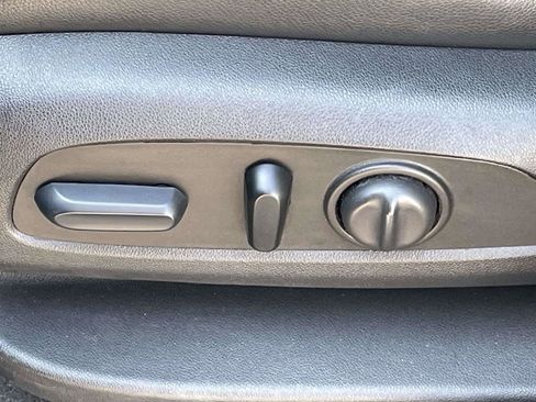 Used 2023 Chevrolet Equinox Premier image 14