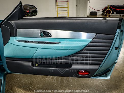 Used 2002 Ford Thunderbird Deluxe image 88