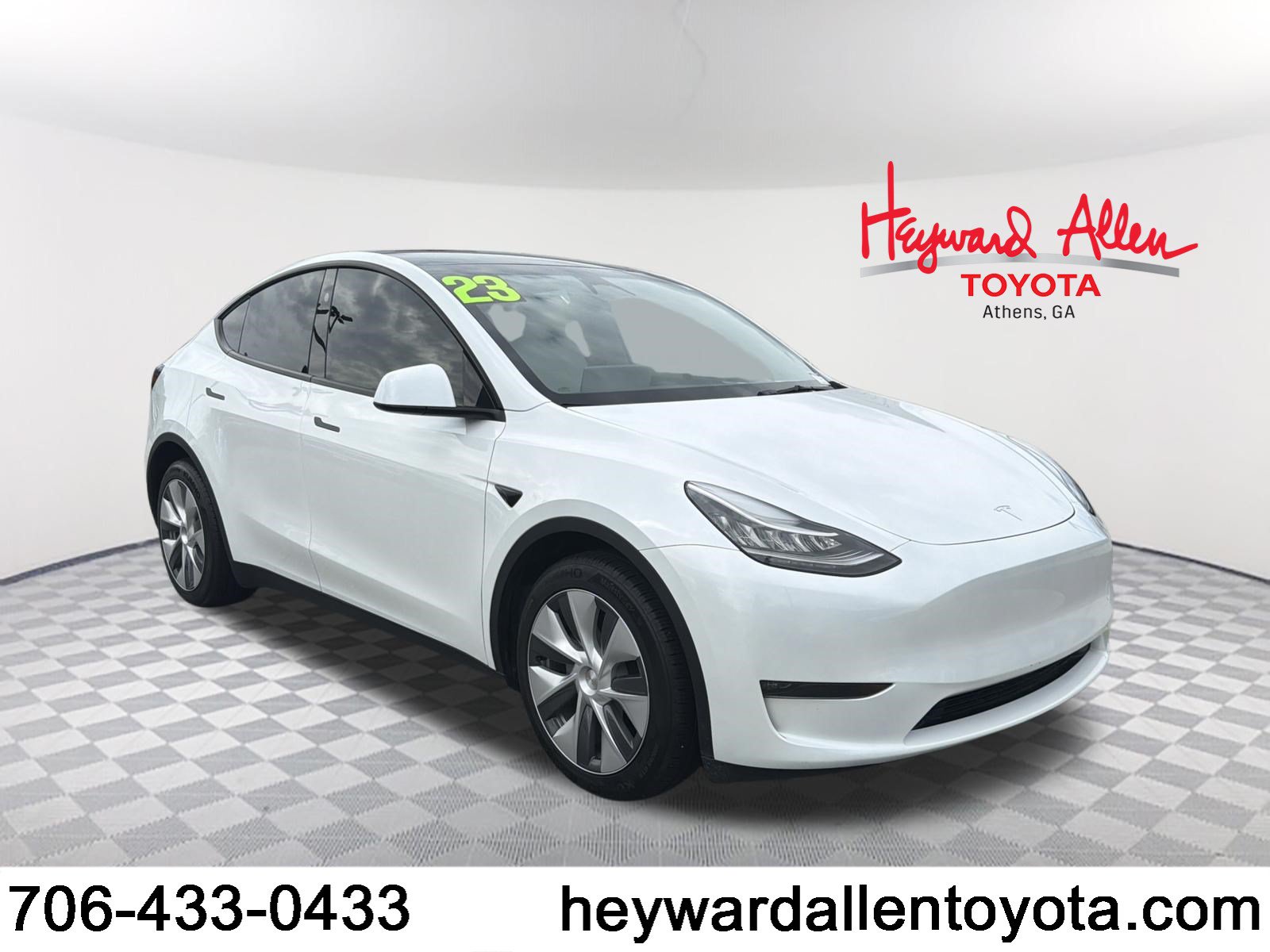 Used 2023 Tesla Model Y Long Range AWD/4WD image 1