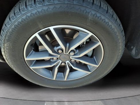 Used 2021 Jeep Grand Cherokee Limited image 27