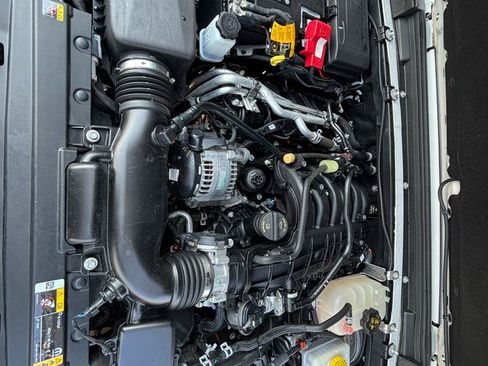 Used 2022 Jeep Wrangler Sport AWD/4WD image 28