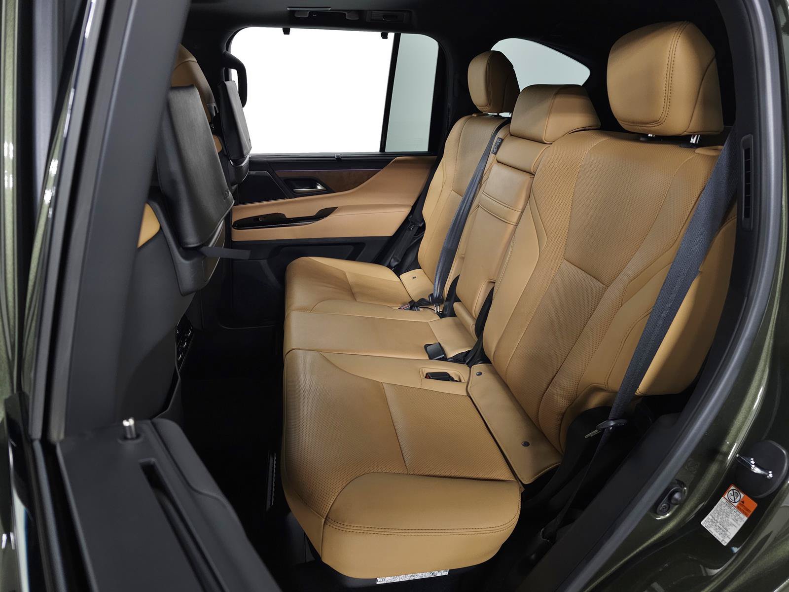Used 2025 Lexus LX 600 4WD w/ Luxury Package image 43