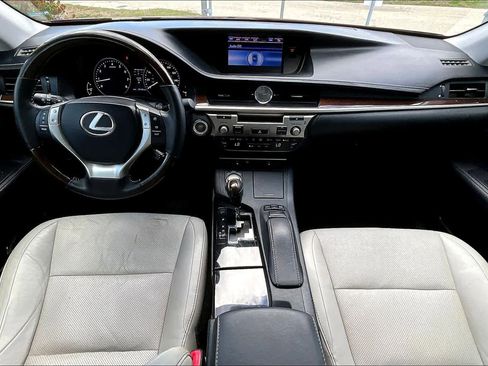 Used 2013 Lexus ES 350 w/ Luxury Pkg image 16