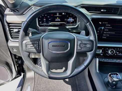 Used 2022 GMC Sierra 1500 Denali AWD/4WD image 13