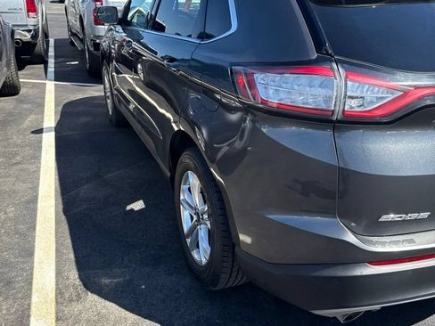 Used 2018 Ford Edge SEL w/ Equipment Group 201A FWD image 9
