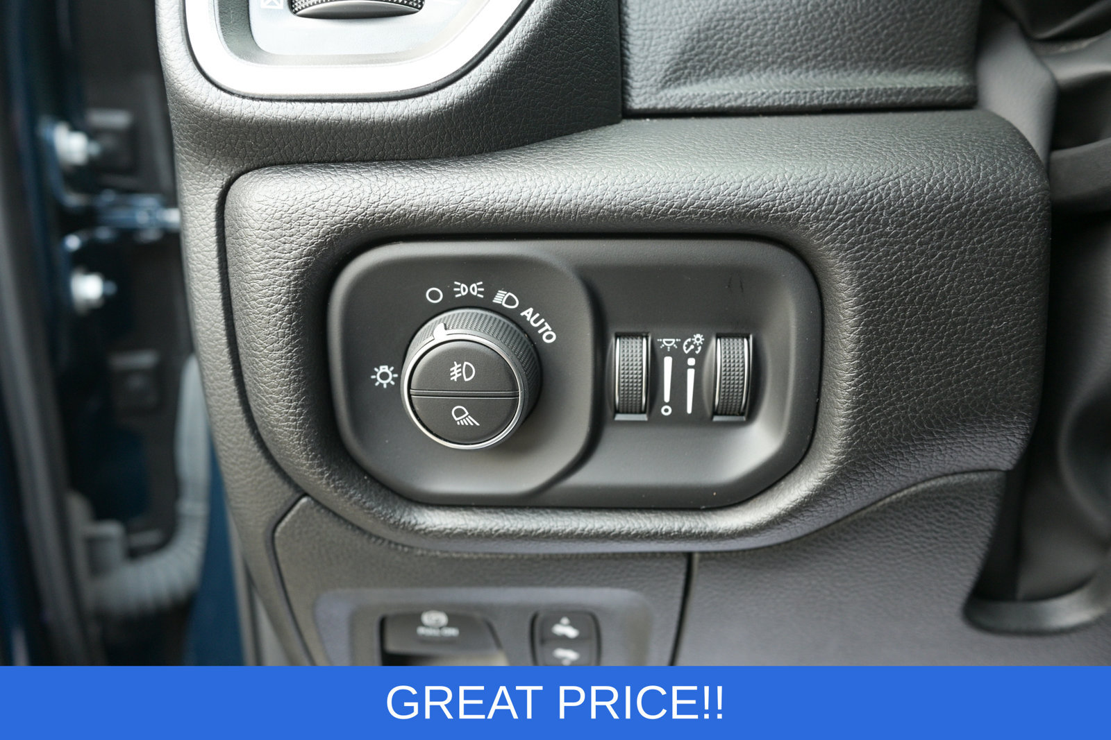 Used 2023 RAM 1500 Laramie AWD/4WD image 16