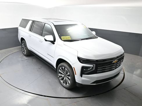 New 2026 Chevrolet Suburban High Country AWD/4WD image 40