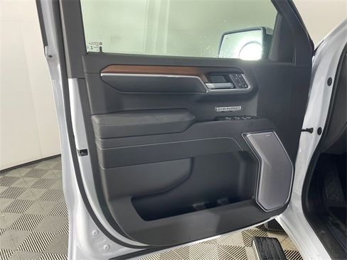 New 2026 GMC Sierra 1500 Denali w/ Denali Reserve Package image 14