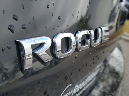 Used 2019 Nissan Rogue SV image 9