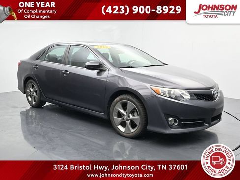 Used 2014 Toyota Camry SE w/ Leather Package FWD image 1