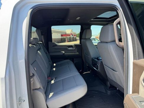 Used 2024 GMC Sierra 1500 SLT w/ SLT Premium Plus Package AWD/4WD image 10