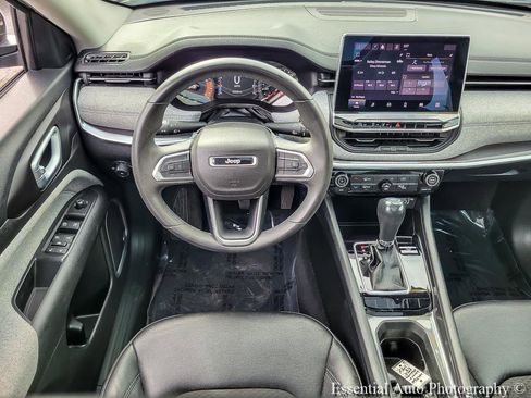 Used 2022 Jeep Compass Latitude w/ Sun and Sound Group FWD image 14