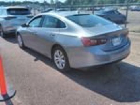 Used 2024 Chevrolet Malibu LT FWD image 3