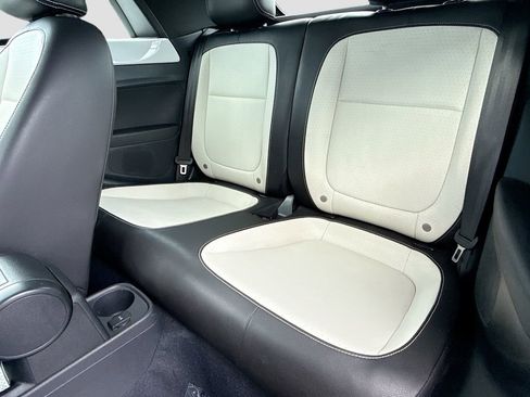 Used 2019 Volkswagen Beetle 2.0T S FWD image 19
