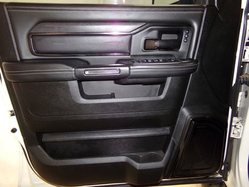 Used 2024 RAM 2500 Limited image 17