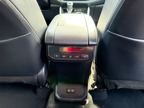 Certified 2025 Toyota Highlander XLE AWD/4WD image 19