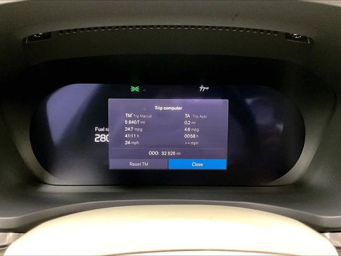 Used 2024 Volvo S60 B5 Plus image 24