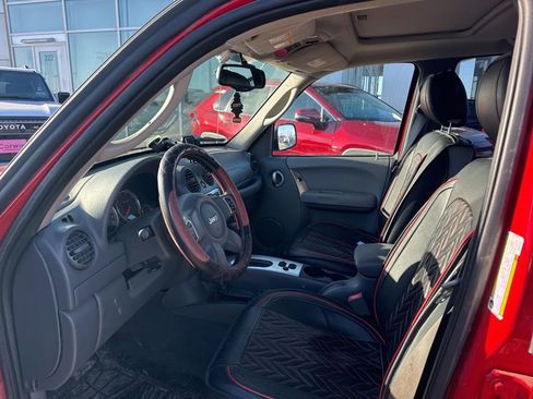 Used 2005 Jeep Liberty Limited image 13