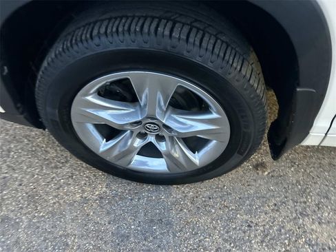 Used 2016 Toyota Highlander Limited image 16