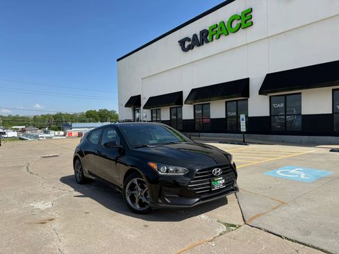 Used 2019 Hyundai Veloster 2.0 FWD image 1