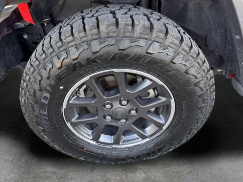 Used 2020 Jeep Gladiator Overland AWD/4WD image 36
