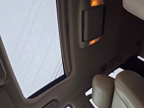 Used 2012 Toyota Sequoia Platinum image 31