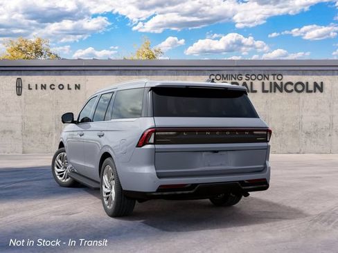 New 2027 Lincoln Navigator Premiere RWD image 8