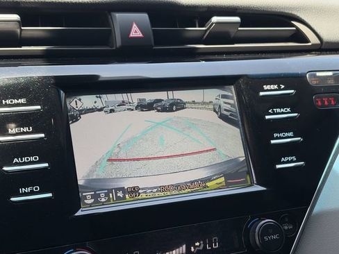 Used 2018 Toyota Camry XLE FWD image 25