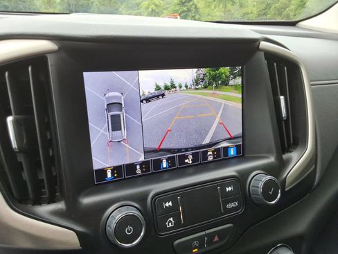 Certified 2024 GMC Terrain Denali w/ Denali Premium Package AWD/4WD image 32