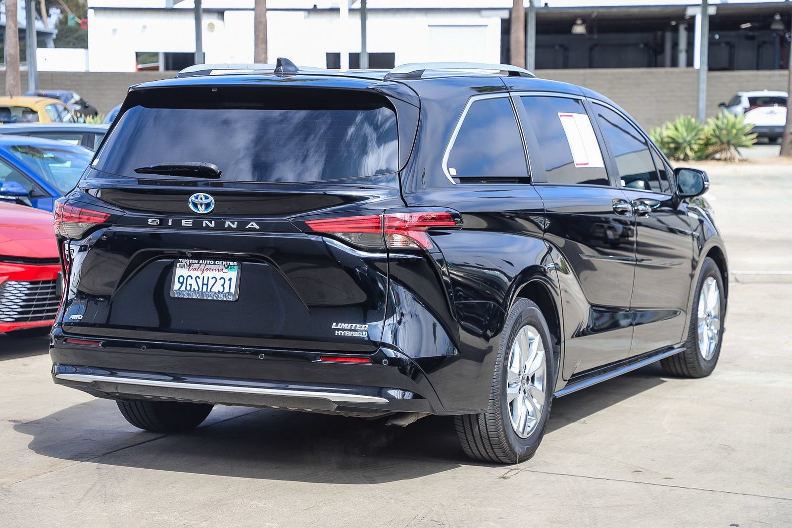 Certified 2023 Toyota Sienna Limited AWD/4WD image 6