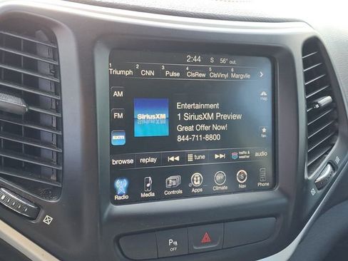 Used 2018 Jeep Cherokee Trailhawk w/ Comfort/Convenience Group image 12