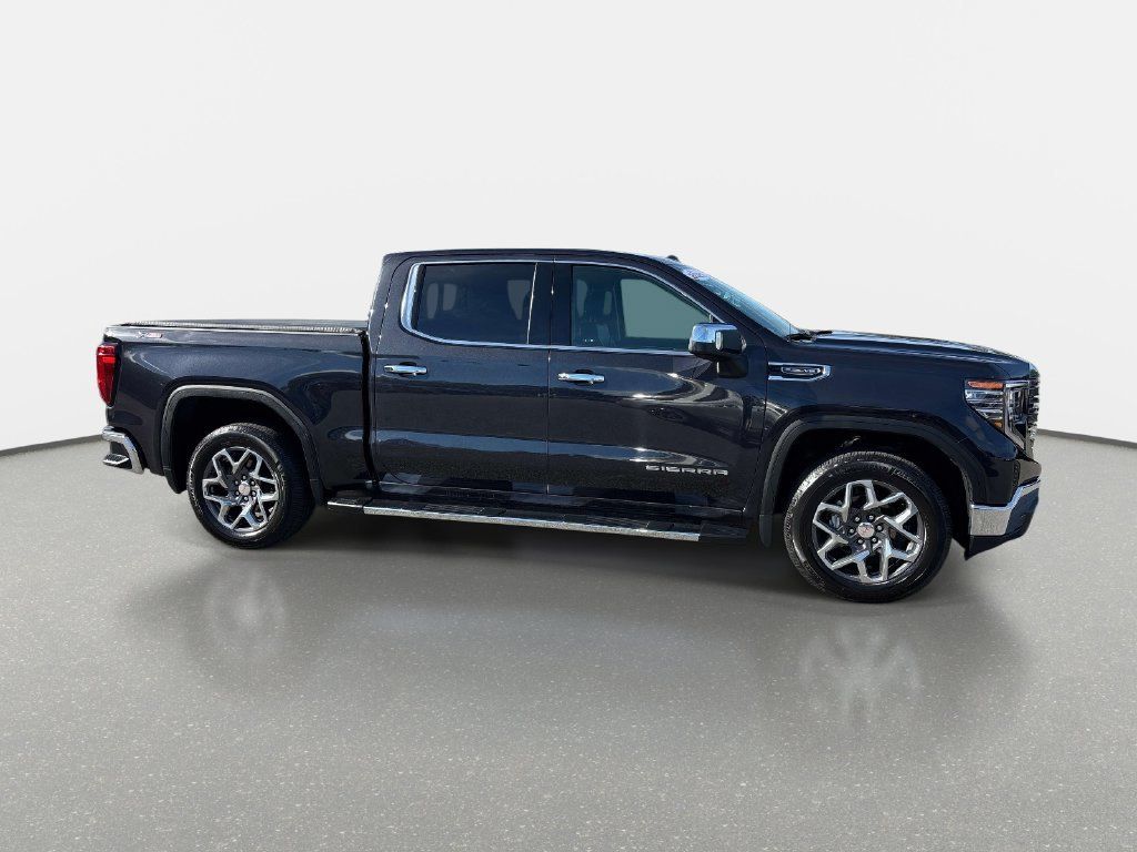 Used 2023 GMC Sierra 1500 SLT w/ SLT Premium Package AWD/4WD image 3
