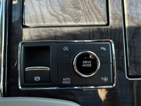 Used 2019 Lincoln Navigator L Reserve AWD/4WD image 32