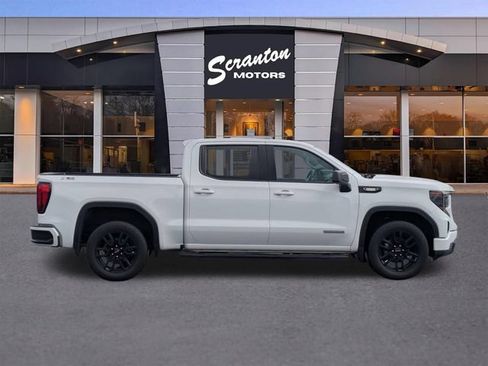 Used 2022 GMC Sierra 1500 Elevation w/ X31 Off-Road Package AWD/4WD image 6