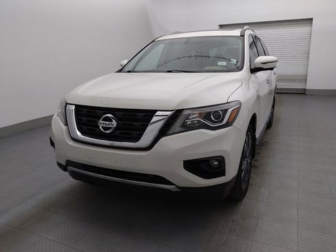 Used 2019 Nissan Pathfinder Platinum image 15